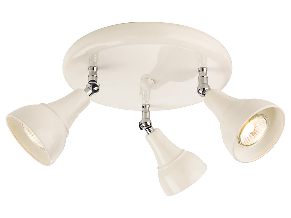 Country 3 Light Flush Ceiling Fitting - Traditional Style in Cream, Directional Light